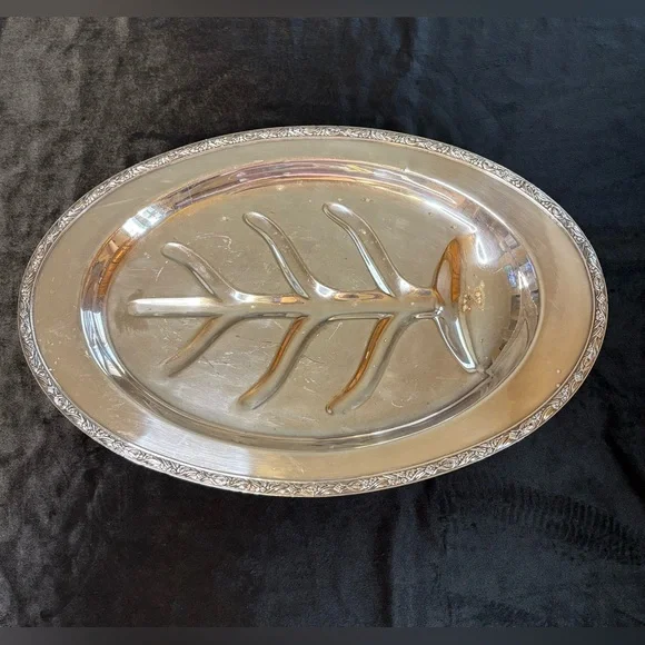 Vintage WM.A. Rogers Silver -Plated Meat Serving Plater - Picture 1 of 11